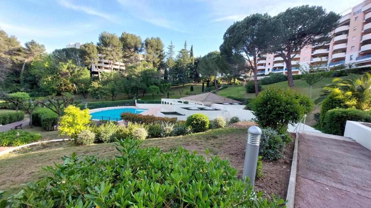 Charmant Appartement Residentiel Avec Terrasse, Jardin Privatif Et Piscine A Cannes Eksteriør bilde