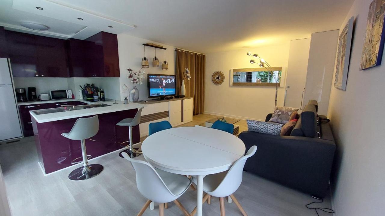 Charmant Appartement Residentiel Avec Terrasse, Jardin Privatif Et Piscine A Cannes Eksteriør bilde