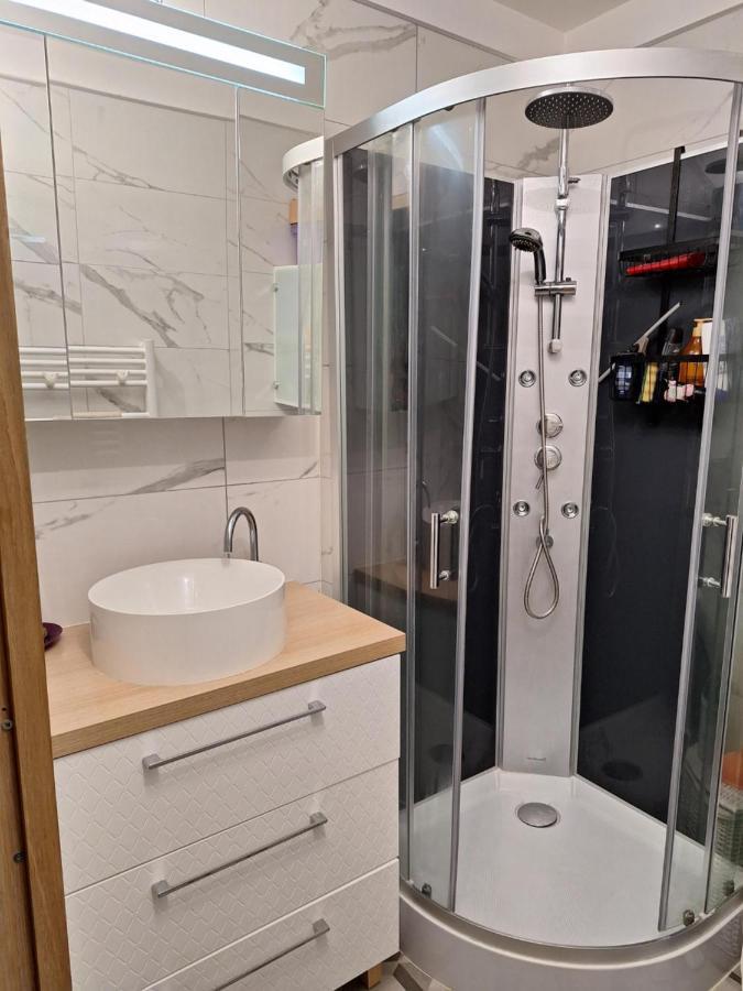 Charmant Appartement Residentiel Avec Terrasse, Jardin Privatif Et Piscine A Cannes Eksteriør bilde
