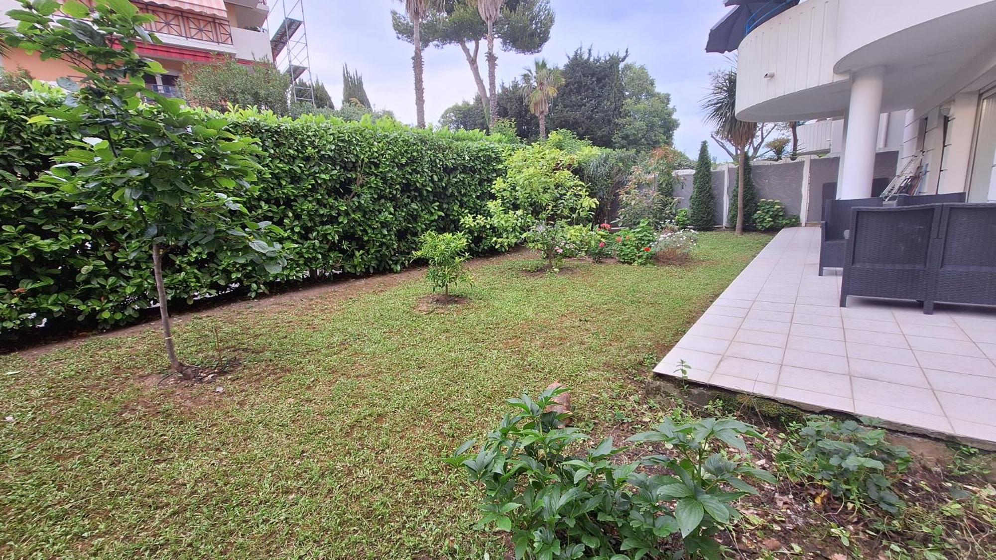 Charmant Appartement Residentiel Avec Terrasse, Jardin Privatif Et Piscine A Cannes Eksteriør bilde